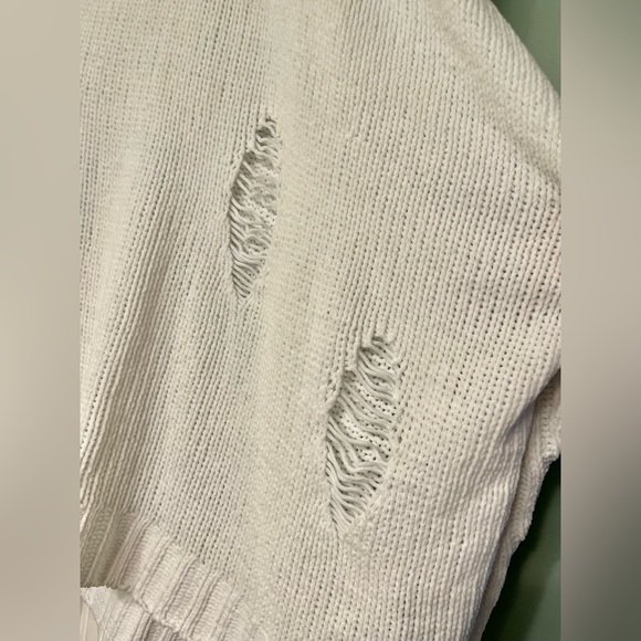 POL brand oversized distressed white sweater with hood, size L - Picture 9 of 10